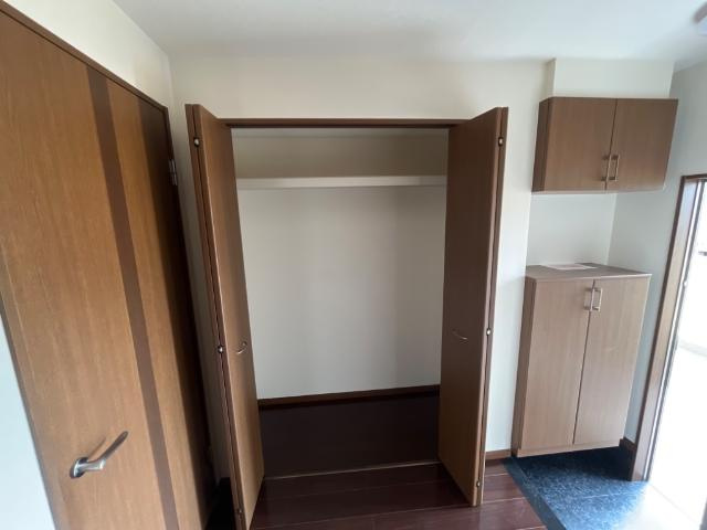 サンコート中島の収納|玄関横収納