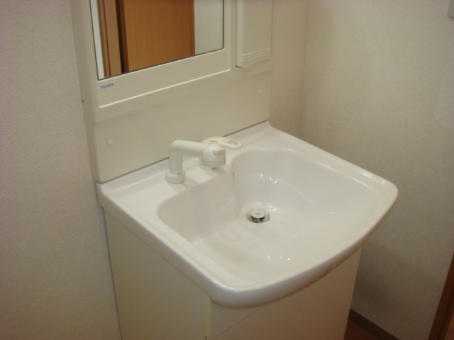 響ガーデンレジデンスの洗面所|洗髪洗面化粧台