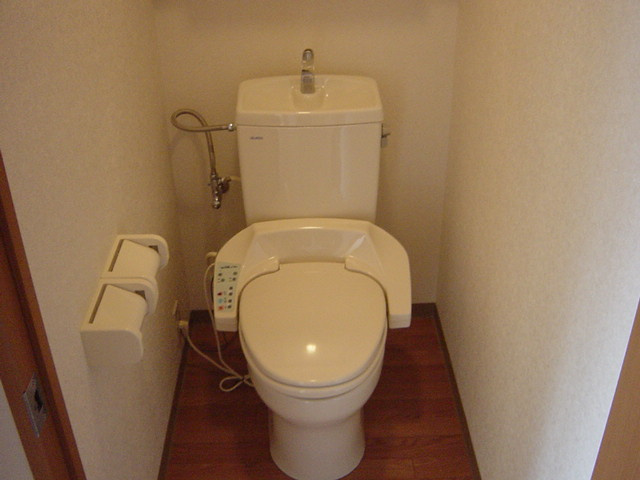 響ガーデンレジデンスのトイレ|シャワー付トイレ