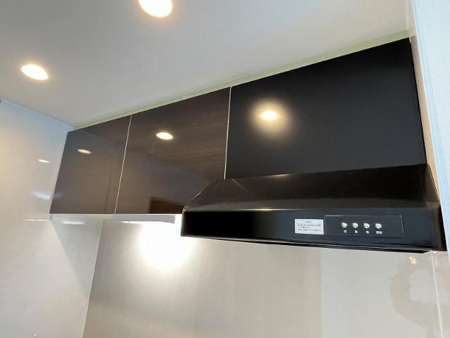 （仮称）調布市富士見町２丁目新築アパートのキッチン|吊戸棚（イメージ）