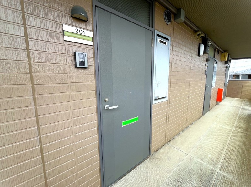 ビジョンハイツの玄関