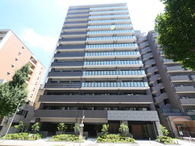 プレサンスジェネ上前津の外観