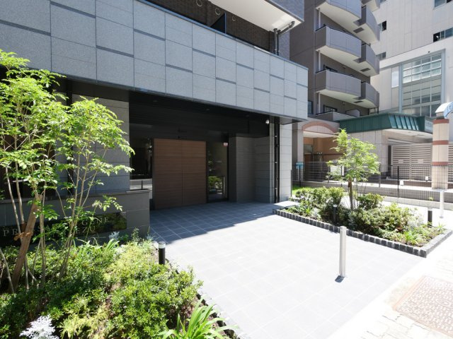 プレサンスジェネ上前津の外観