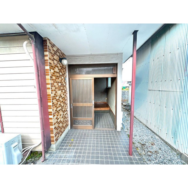 不破郡垂井町の一戸建ての玄関