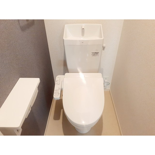岐阜市琴塚３丁目のアパートのトイレ