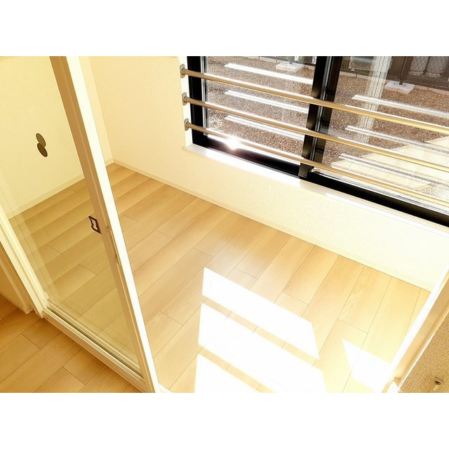 岐阜市琴塚３丁目のアパートのバルコニー
