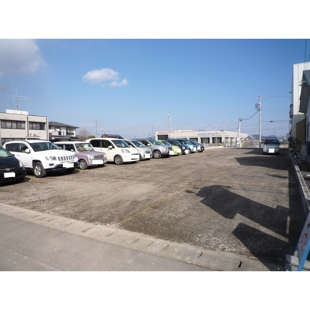 本巣郡北方町高屋白木２丁目の駐車場の外観