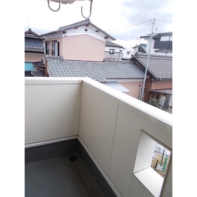 カーサ　ポポラーレのバルコニー