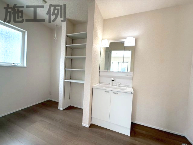 秦野市曽屋１丁目新築戸建て　第２-7号棟の独立洗面台|朝の身支度には欠かせない独立洗面化粧台