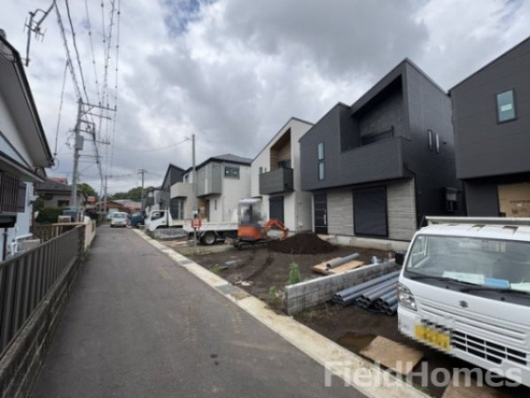 秦野市曽屋１丁目新築戸建て　第２-9号棟の前面道路含む現地写真|前面道路含む現地写真です。