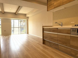 【居間・リビング】 | 山科ハイツ | キッチン～リビング