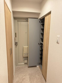 【玄関】 | 山科ハイツ | シューズBOX付で玄関をすっきり使えます