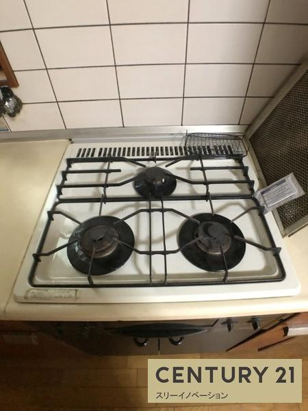大阪市大正区小林西２丁目の一戸建てのキッチン|３口ガスコンロ！