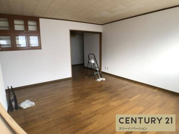 大阪市大正区小林西２丁目の一戸建ての居間・リビング|広々リビング！