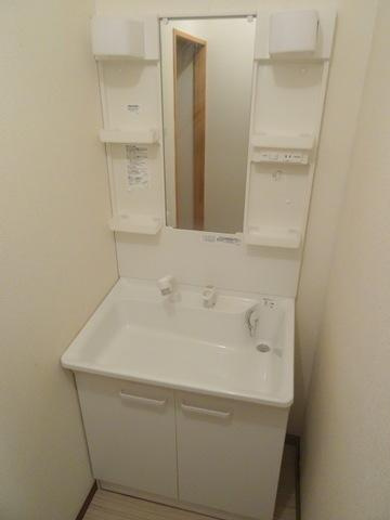 平尾5丁目星々ビルの洗面所|★独立洗面台★