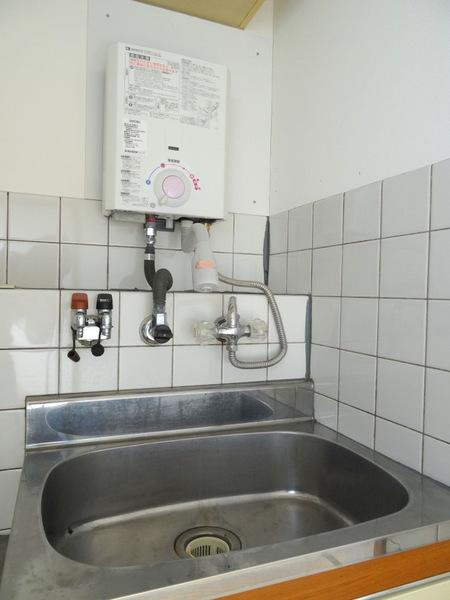 ウエストキャピタル大正のキッチン|★給湯機★