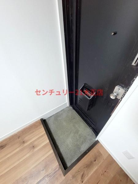 誠幸マンションの玄関