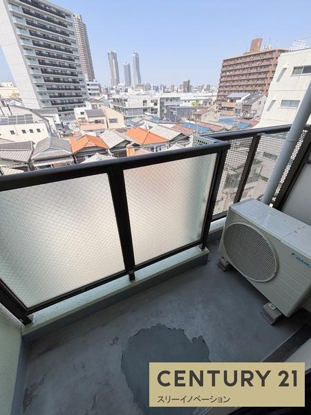 ビバリーヒルズ泉尾のバルコニー|★ジューブンな広さ★