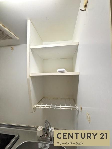 ビバリーヒルズ泉尾のキッチン|★玄関スペースです★