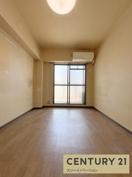 ビバリーヒルズ泉尾の洋室|★照明器具付き★