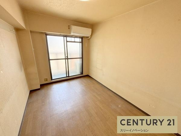 ビバリーヒルズ泉尾の洋室|★エアコンのリモコン★