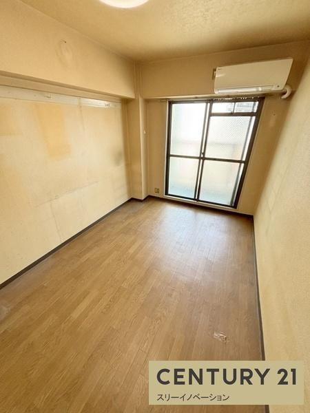 ビバリーヒルズ泉尾の居間・リビング|★表玄関です★