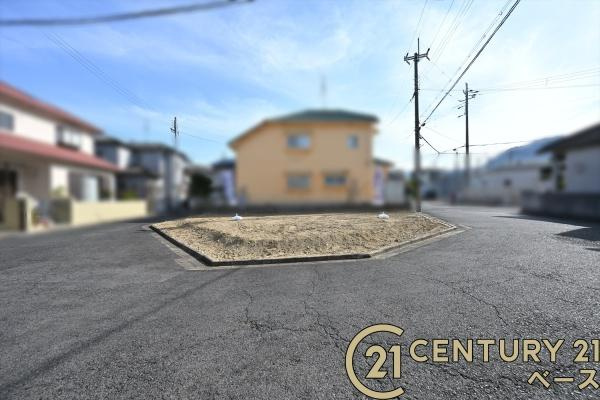 香芝市藤山２丁目　建築条件なし土地の前面道路含む現地写真