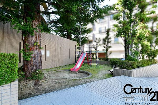 サントゥール八木のその他|■現地撮影写真■マンション敷地内に遊具付きの公園がございます！