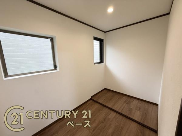 生駒市喜里が丘２丁目　一戸建の洋室|■収納部屋としても利用可能の洋室です！
