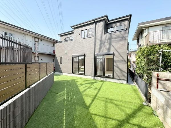 横須賀市ハイランド３丁目の新築一戸建の外観|お庭側から見た外観写真です！