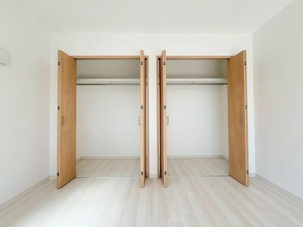 横須賀市ハイランド３丁目の新築一戸建の収納|洋室にある収納です！全部屋に収納があります。