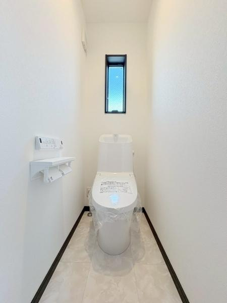 横須賀市長坂２丁目の新築一戸建のトイレ|トイレはもちろん１階と２階にあります！
