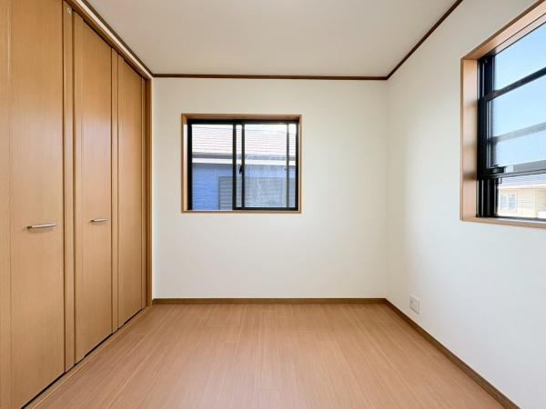 藤沢市亀井野の中古一戸建の洋室