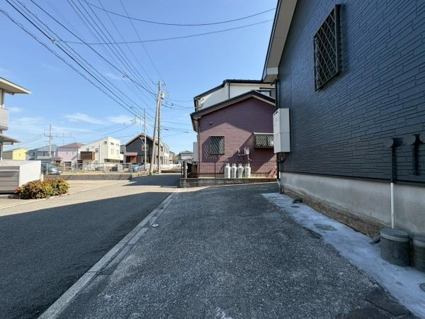 藤沢市亀井野の中古一戸建の駐車場