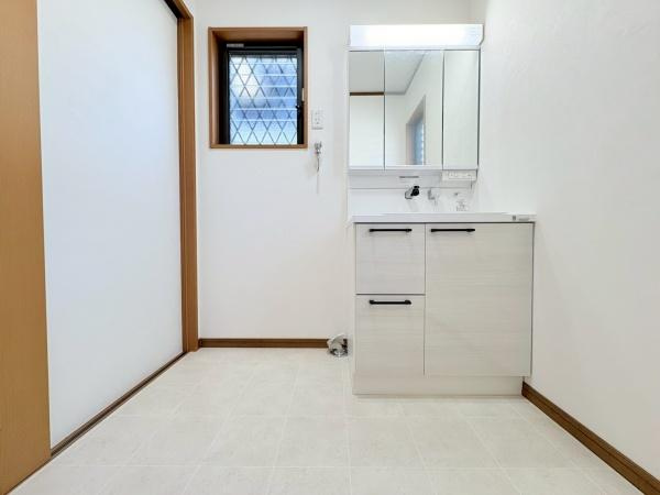 藤沢市亀井野の中古一戸建の独立洗面台