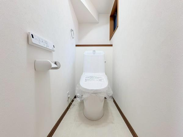 藤沢市亀井野の中古一戸建のトイレ