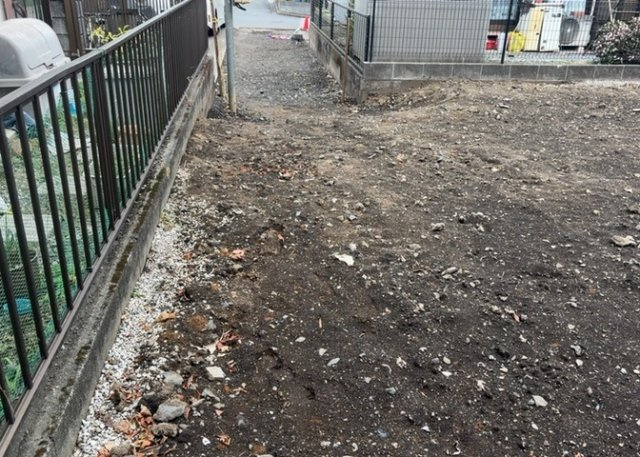 【庭】 | 庭のある家に住むことのメリットとして、子どもたちの遊び場を確保できること、ガーデニングや家庭菜園を楽しめること、明るさを確保できることがあります。また、配置を工夫することでプライバシーが確保できます。