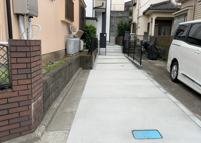 【駐車場】 | 駐車場と明記されていても、最小スペースでつくられた駐車場だと大型車は駐車できなかったり、出入りしにくくなったりする可能性があります。お車のサイズと購入したい物件の駐車場のサイズを現地で確認しましょう。