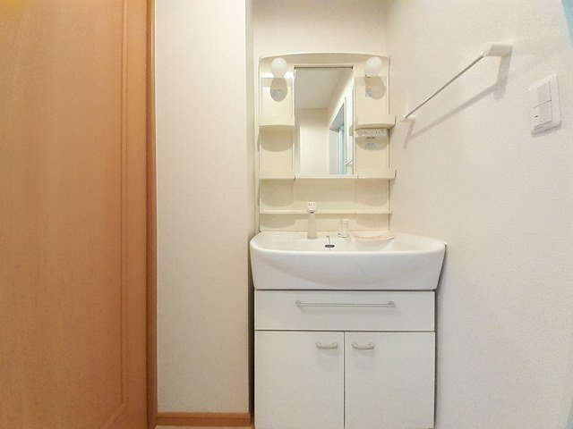 グロワールＤの洗面所|コンパクトで使いやすい洗面所