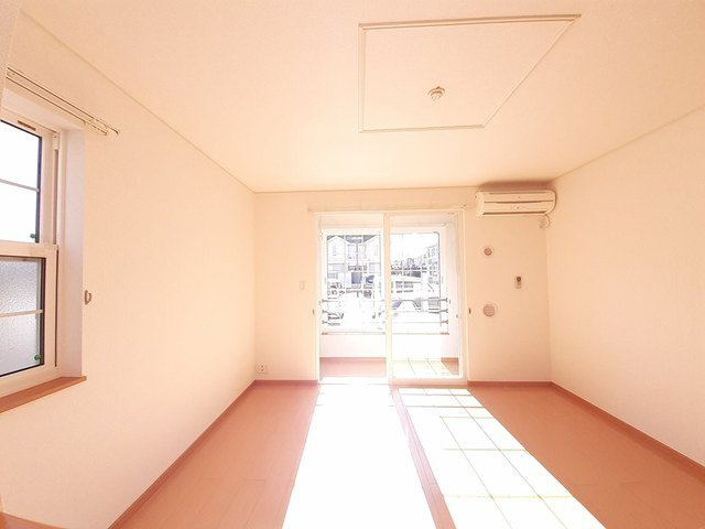 グロワールＤの居間・リビング|使いやすい居間です