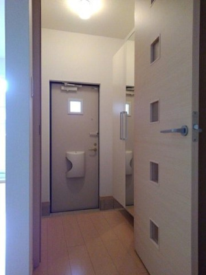 【玄関】 | ヒルズタウンⅤ