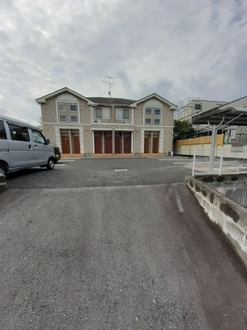 ラ・ルーチェの駐車場