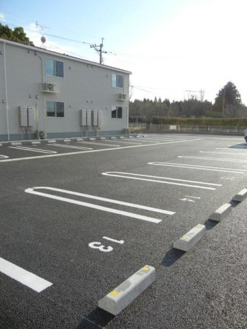 フロロース　Ｂの駐車場