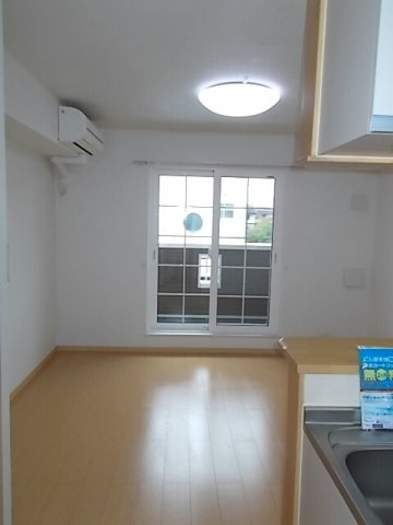 クローバーＡの居間・リビング|こちらの居間で趣味の時間をお楽しみください