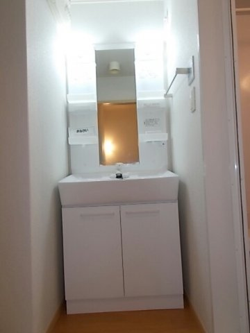 クローバーＡの洗面所|忙しい朝には欠かせない洗面所です