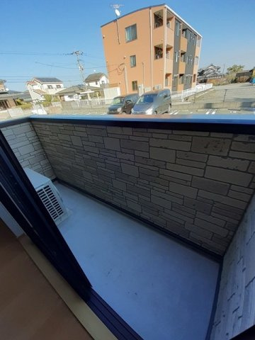 シェール・ドゥーのバルコニー|バルコニーからの眺めを楽しみながら食事をしませんか