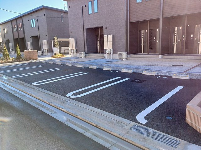 ＬＣＣＭ　花園　Ⅱの駐車場