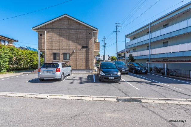 プラセール・おさだの駐車場