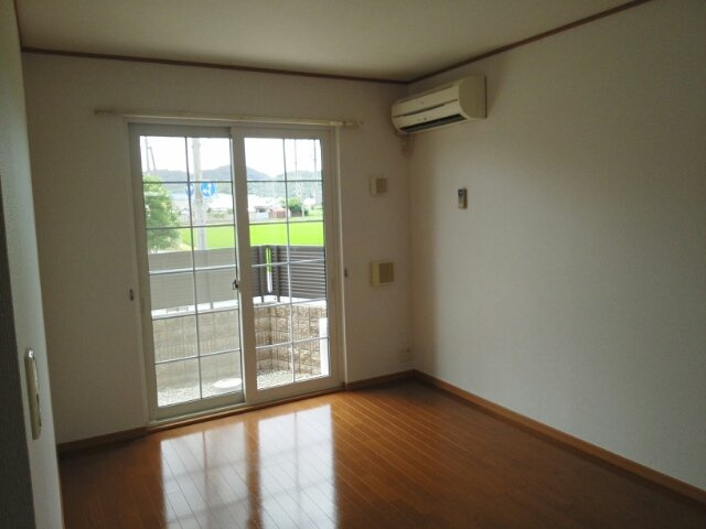 メゾンフォルテⅡの居間・リビング