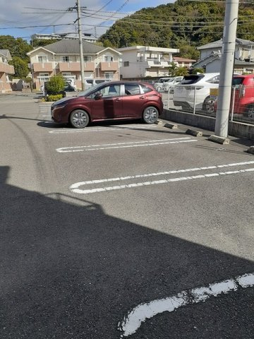 シャノワールⅡの駐車場